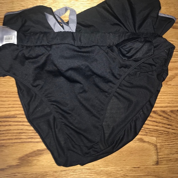 ADIDAS RUNNING SHORTS - Picture 3 of 4